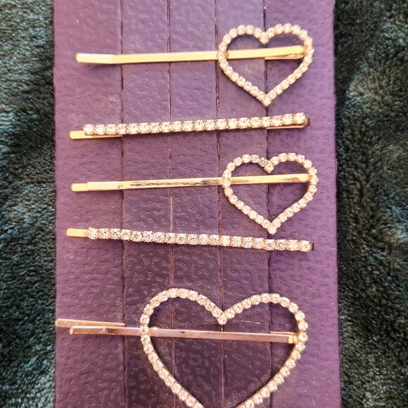 Gold Heart Hair Pins - Picture 3 of 3